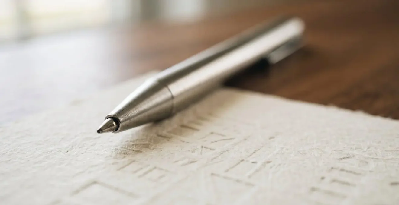 Calculatrice et documents de remboursement mutuelle illustrant l'arbitrage financier